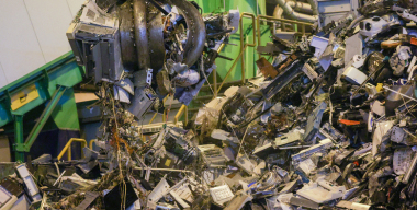 Не царское дело: государству недосуг вести подсчет площадок, где утилизируют машины