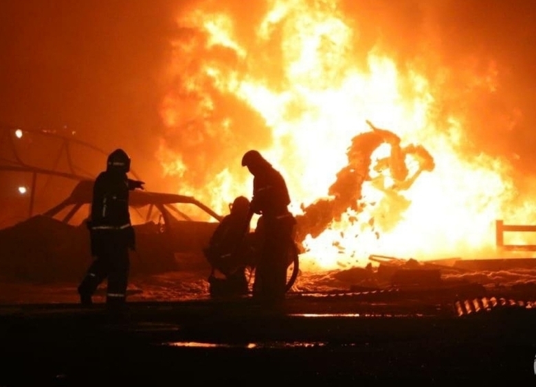 Изображение Крупный пожар повредил премиальные машины в автосервисе Екатеринбурга