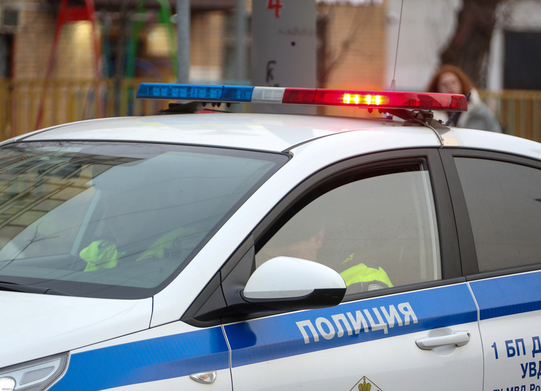Изображение Машина такси и Aurus столкнулись на Арбате в Москве