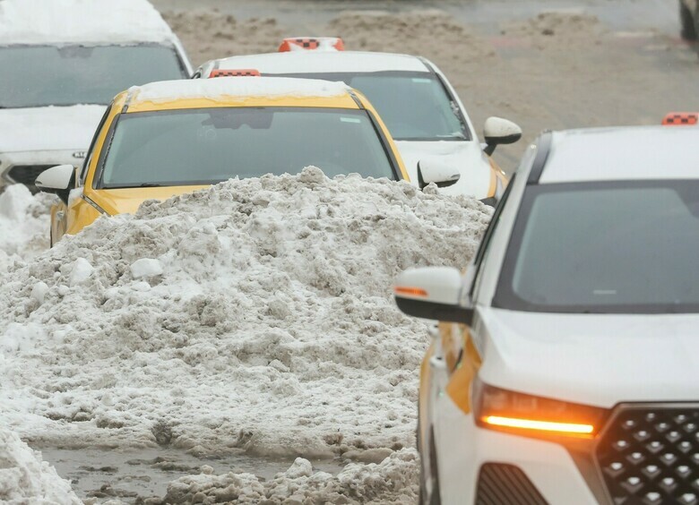 Изображение Из-за снегопада и пробок такси в Москве подорожало минимум в 3 раза