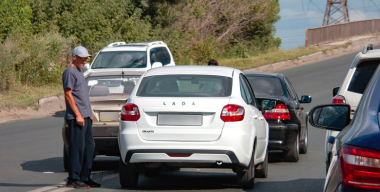 В Новосибирске задержали аферистов, устроивших 17 ДТП ради выплат по страховке