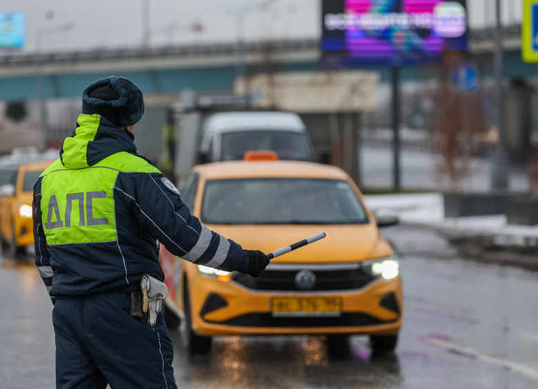 Изображение Дорожные инспекторы Москвы изъяли более 2,6 тыс. автомобилей такси за год