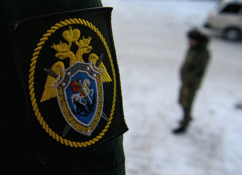 Изображение Мужчина укусил и ограбил бывшую сожительницу, а потом угнал ее машину