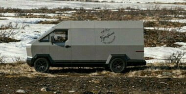 Возрождение «Руссо-Балта», возвращение Geely Coolray, обновление LADA Aura и запрет на парковку во дворах для каршеринга: итоги недели