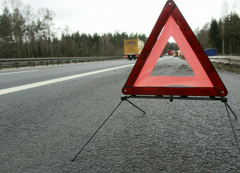 Изображение В Приморском крае автомобиль опрокинулся на трассе