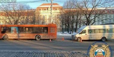 В Калининграде столкнулись два автобуса