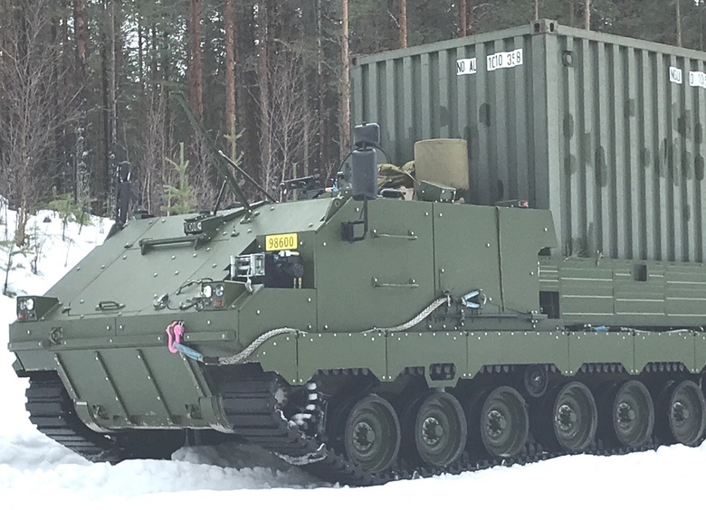 Мотолыга по-немецки: бандеровцы получили универсальные модульные бронемашины