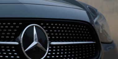 На продажу выставили принадлежавший елбасы Назарбаеву бронированный Mercedes-Benz