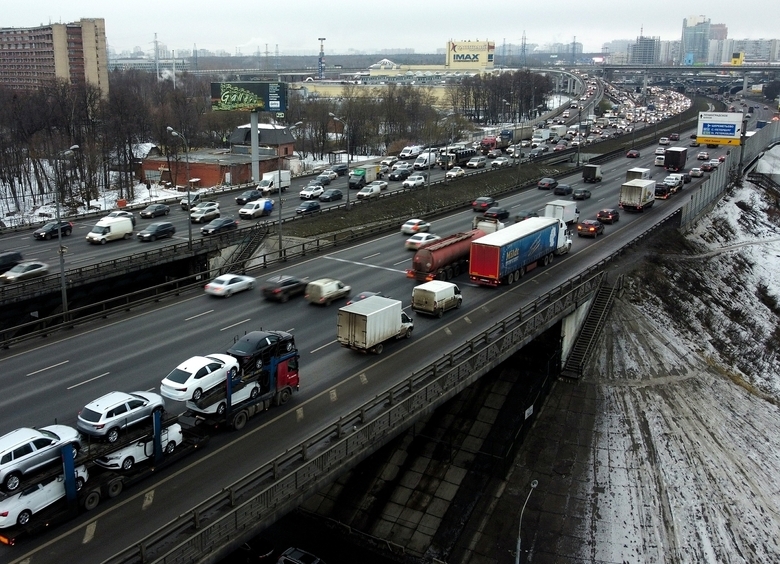 Названы самые аварийные дороги Москвы