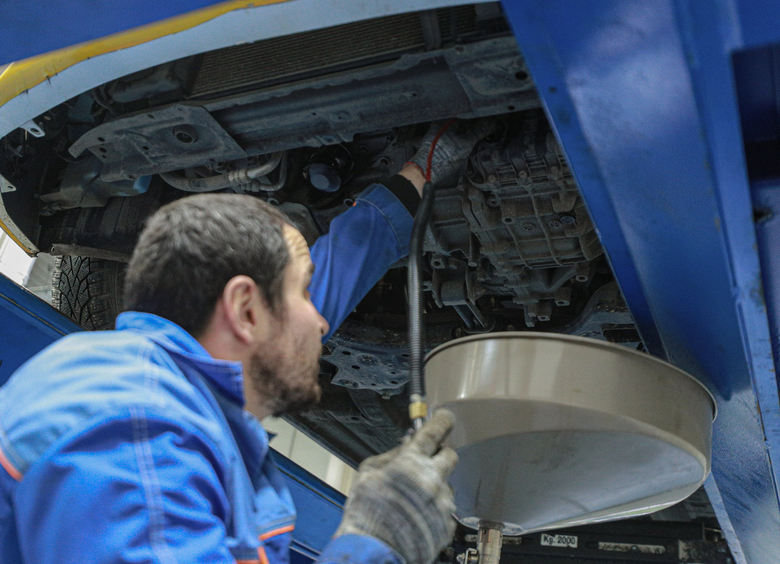 Масляный туман: чем оригинальные смазки для двигателя отличаются друг от друга