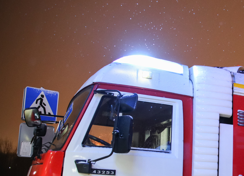 Изображение Загоревшуюся «Газель» потушили трактором