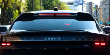 Автовладелец три года уклонялся от штрафов, перепродавая машину самому себе