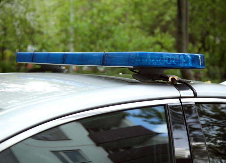 Изображение В Тюмени такси взлетело в воздух и перевернулось на крышу после удара