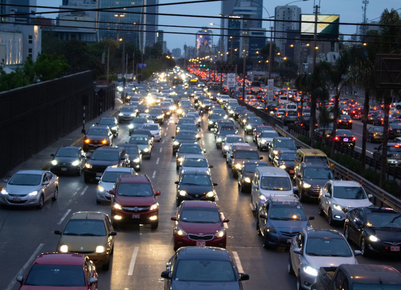 Как взять себя в руки и провести время с пользой, когда на дорогах пробки и идиоты