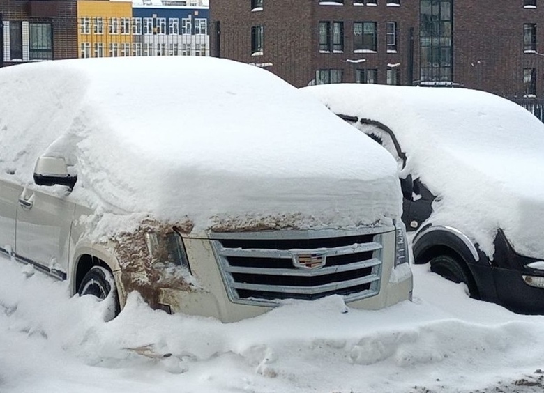 Тихий враг: чем может навредить автомобилю снежный купол на его кузове