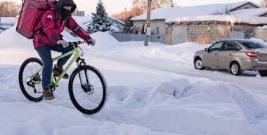 Курьер, чтобы скрыться от ГАИ, предъявил фальшивые документы