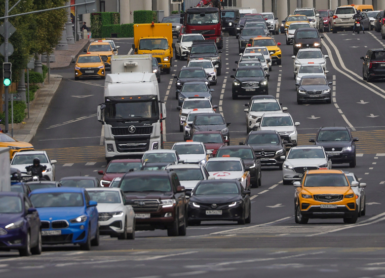 Изображение Стало известно, на сколько в России увеличились сроки владения легковушками