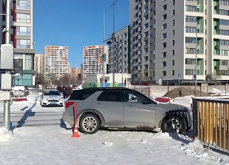 Изображение Мужчина на Ford сбил 9-летнего мальчика на тротуаре в Тюмени