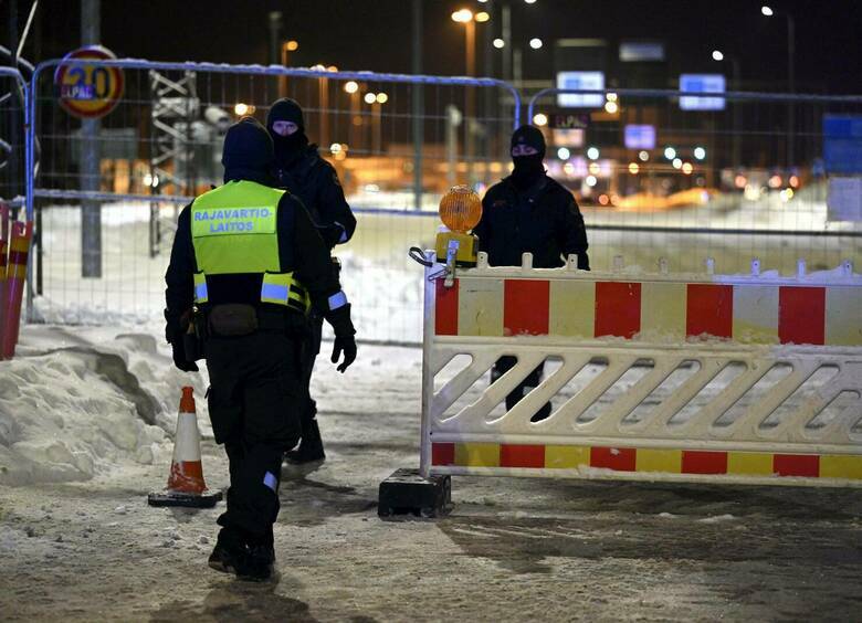 Изображение Пьяный швед угнал машину у курьера и попытался добраться на ней до России