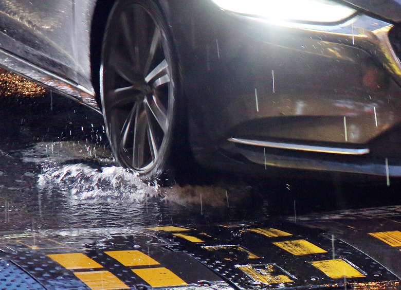 Изображение В Ставрополе под колесами иномарки погибла женщина