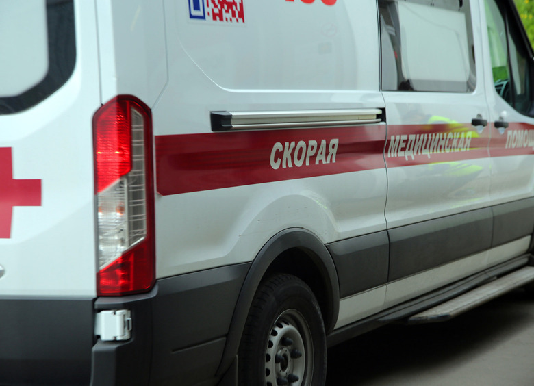 Изображение В Челябинске школьниц сбили на светофоре