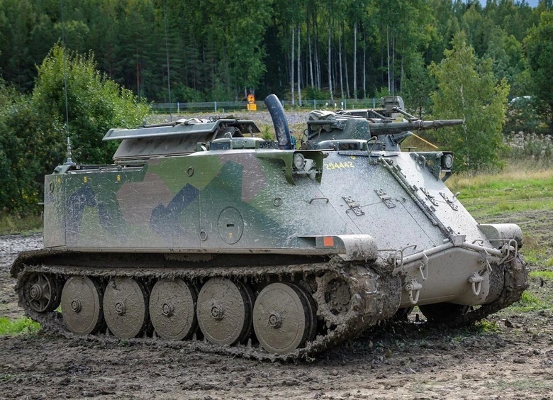 Иногда они возвращаются: ВСУ пустили в бой остатки шведских бронестаричков