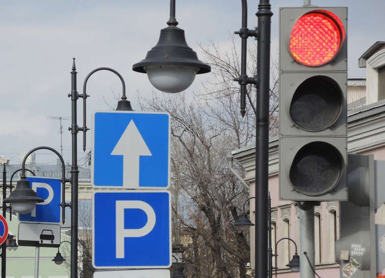 Изображение В Уссурийске автобус проехал на красный свет и сбил две иномарки