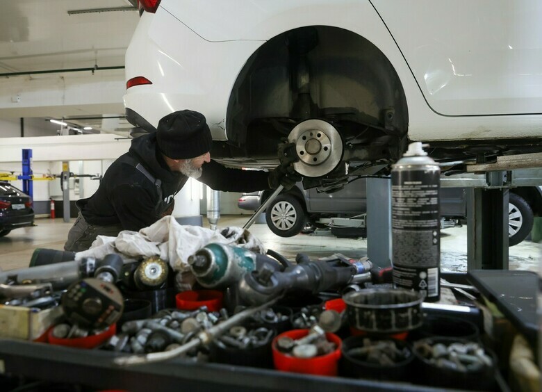 Эксперт Петров рассказал, на сколько подорожал ремонт автомобилей в 2026 году