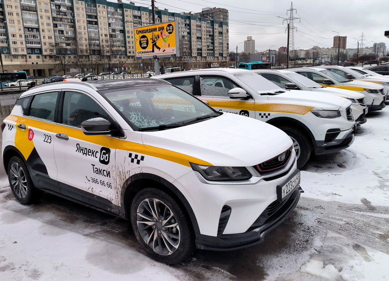 Названы самые популярные автомобили такси в Москве