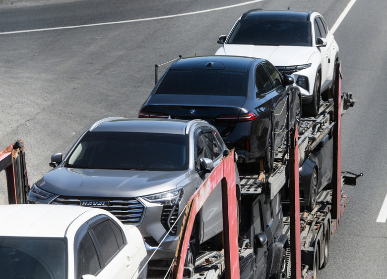 Эксперт Иванов предупредил об очередном подорожании новых авто в России