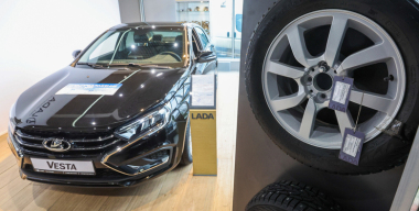 Не Vesta: дешевле, богаче, лучше, но с «рулем в бардачке»