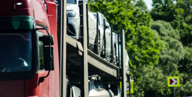 Эксперт Степанов перечислил автомобили, которые выгодно привозить из-за рубежа