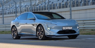 Заряжай дефибриллятор: тест-драйв «горячего» фастбэка Avatr 12