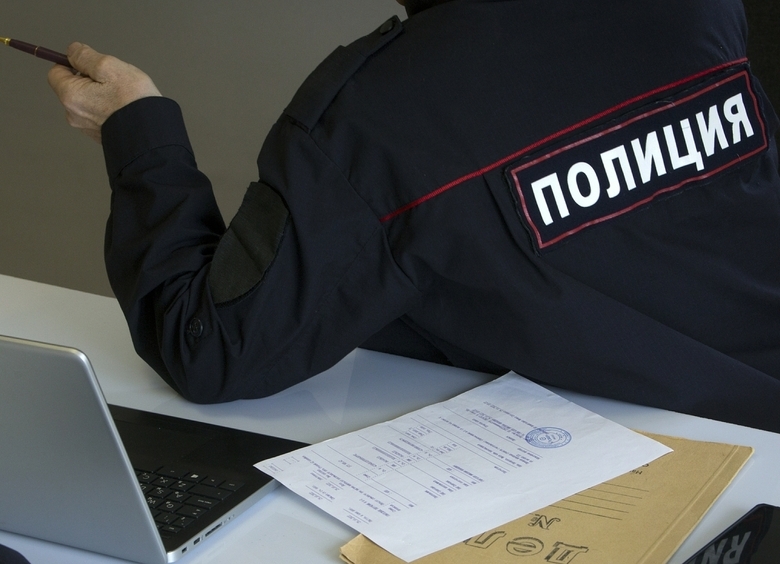 Изображение Житель Якутска выкинул строительный мусор с балкона на машину своей соседки