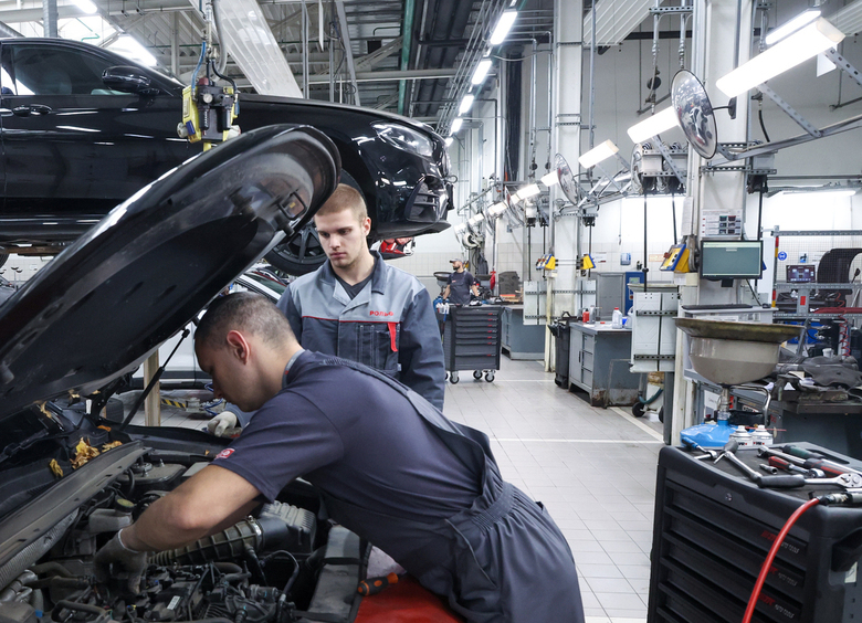 Изображение Россияне считают нейросети худшим советчиком по ремонту автомобилей