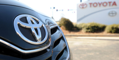 Автосалон продал подростку Toyota Camry с юридическими ограничениями