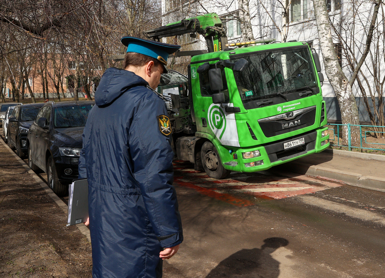 За злостные нарушения ПДД москвичей лишили 260 автомобилей