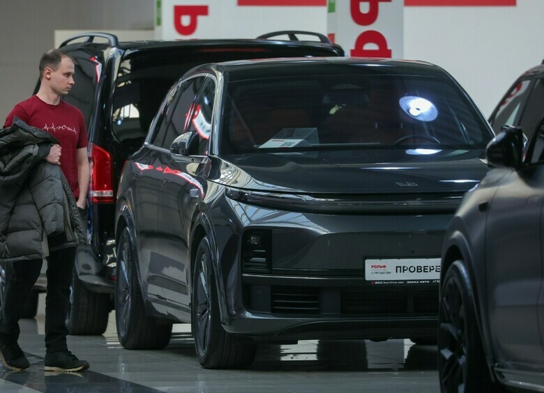 Изображение Аналитики объяснили, как в России за год изменились цены пятилетних авто