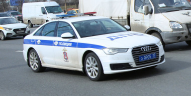 Пьяные водитель и пассажир Mazda скрылись с места ДТП под Калининградом