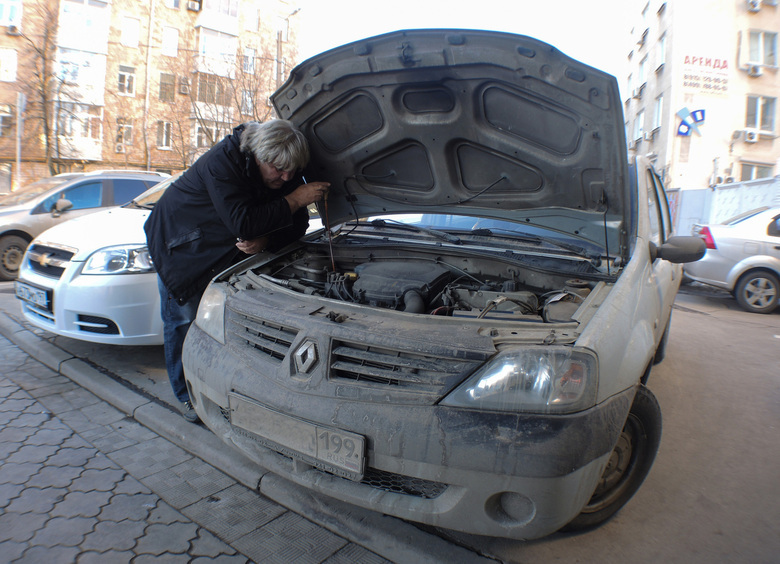 Изображение В Шахтах автомеханик разобрал машину клиентки и похитил блок цилиндров