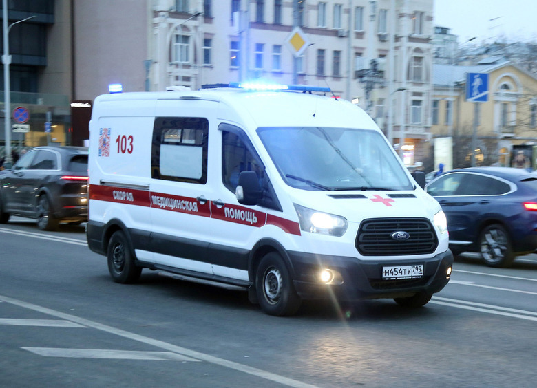 Изображение В Приморье водитель погиб, врезавшись в бетонные опоры