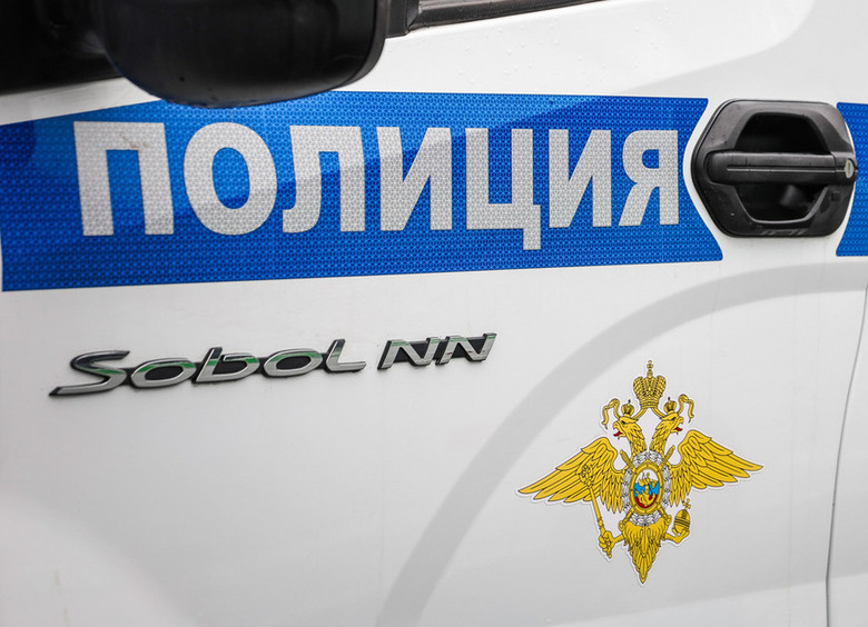 Изображение В Оренбурге студент поджег полицейскую машину по указке мошенников