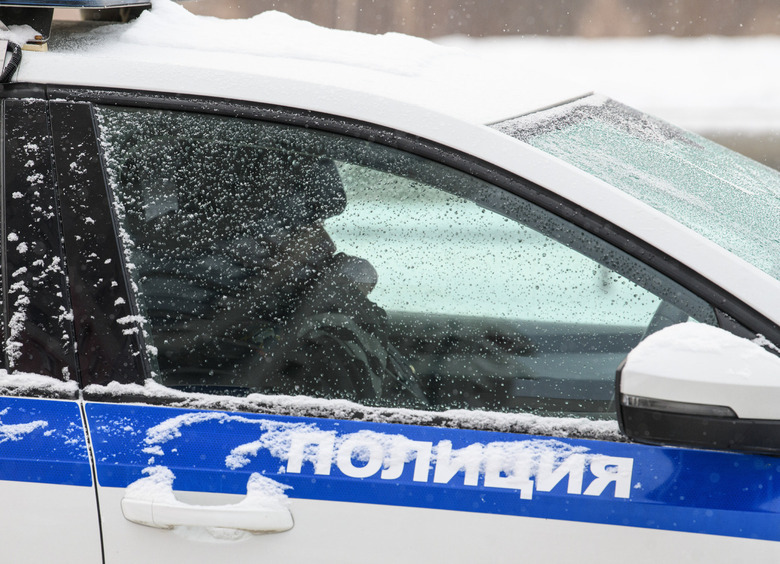 Изображение Пьяный мужчина разбил автомобиль бывшей супруги сноубордом