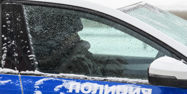 Пьяный мужчина разбил автомобиль бывшей супруги сноубордом