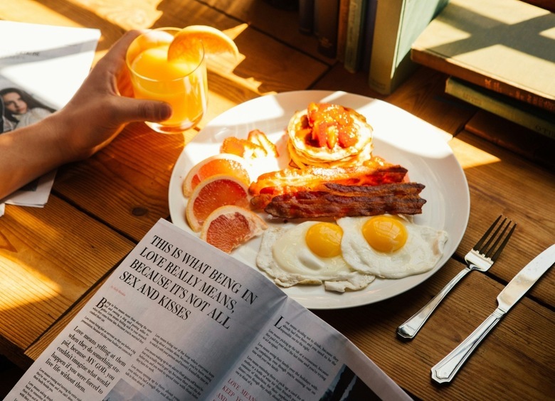 Изображение Не яичницей единой: 5 вариантов вкусных и полезных мужских завтраков