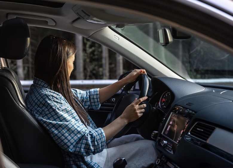 Если женщина за рулем: как не ошибиться с выбором подарка