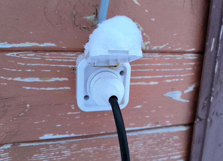 Мечтаю о розетке: зачем обычному автомобилисту доступ к электричеству во дворе