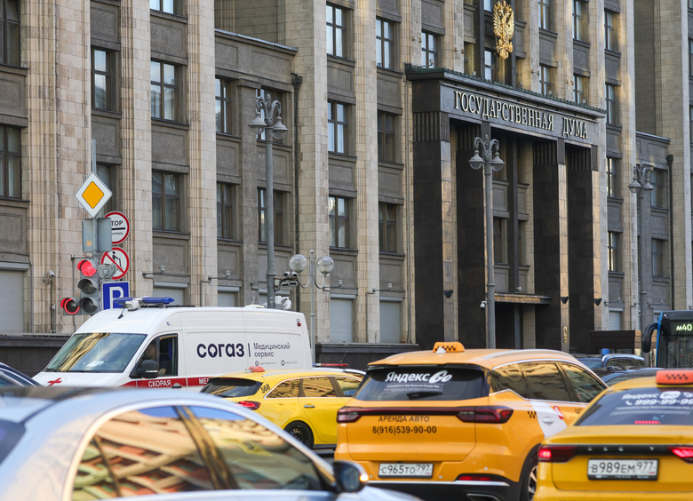 В Госдуме нашли способ борьбы с завышенными ценами на такси