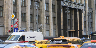 В Госдуме нашли способ борьбы с завышенными ценами на такси