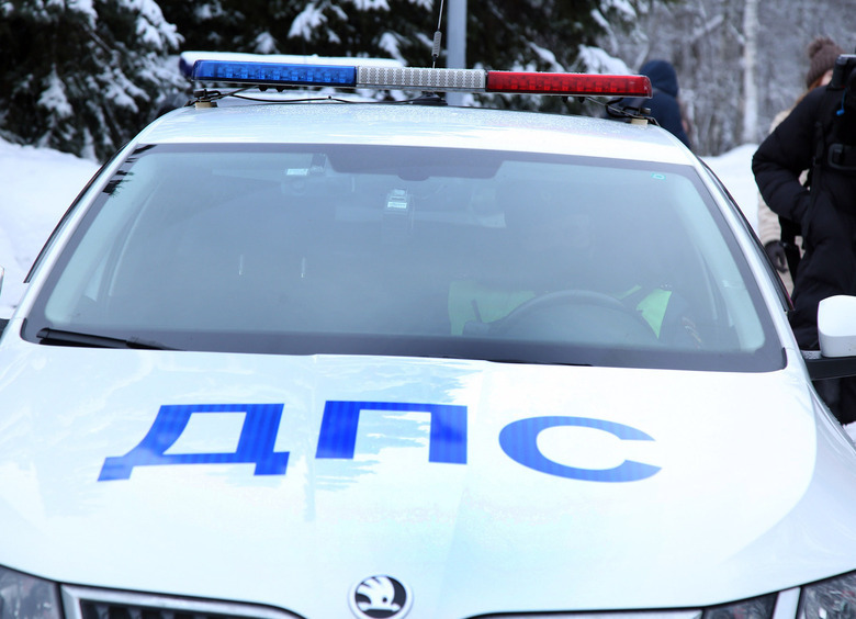 Изображение В Ленинградской области столкнулись автобус с легковушкой